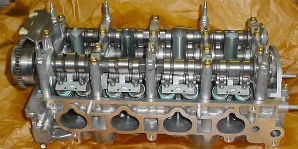 K-series engine head with VTEC